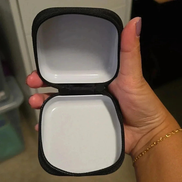 Retro Player Air Pod Case - Picture 3 of 3